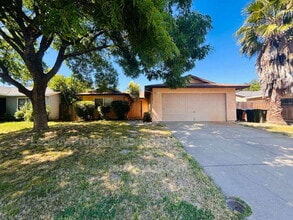 Building Photo - 6841 Castleberry Cir
