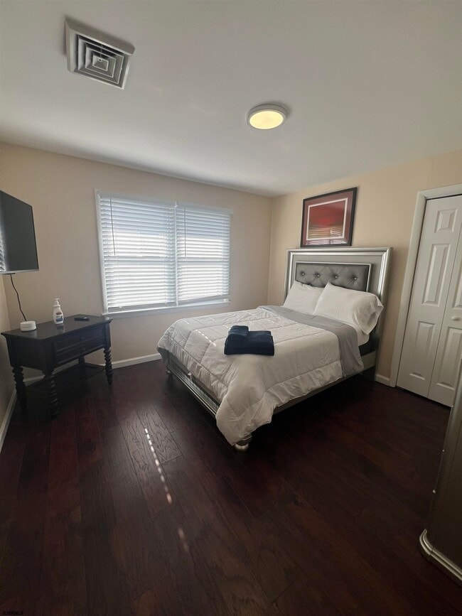 Building Photo - 239 N Derby Ave