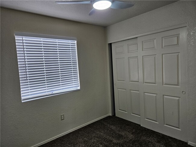 Building Photo - 813 Gemstone Ave