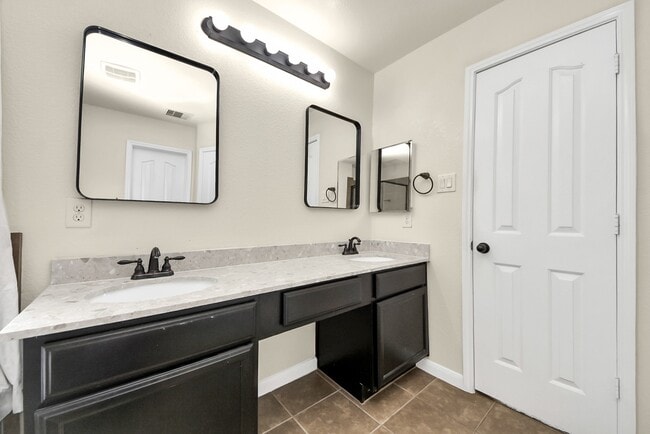 Building Photo - 8226 Silent Deep Dr