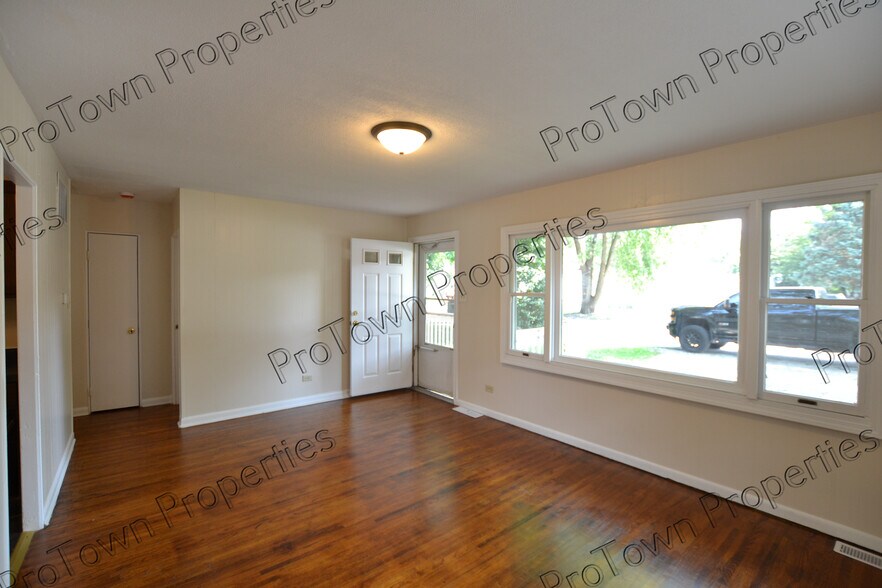 Building Photo - 411 Peale St