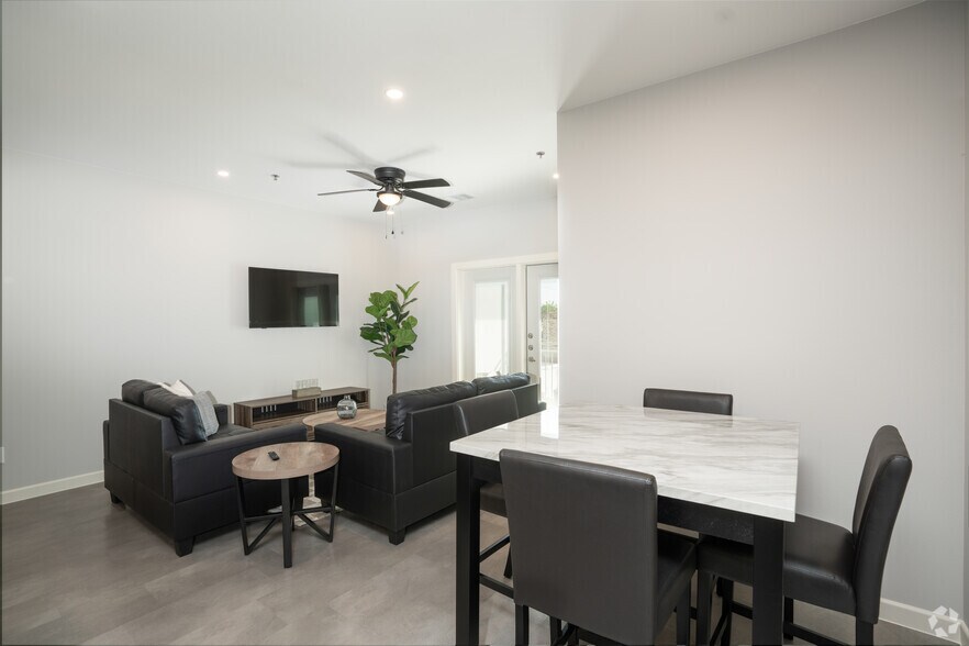 Primary Photo - Dallas Apartments