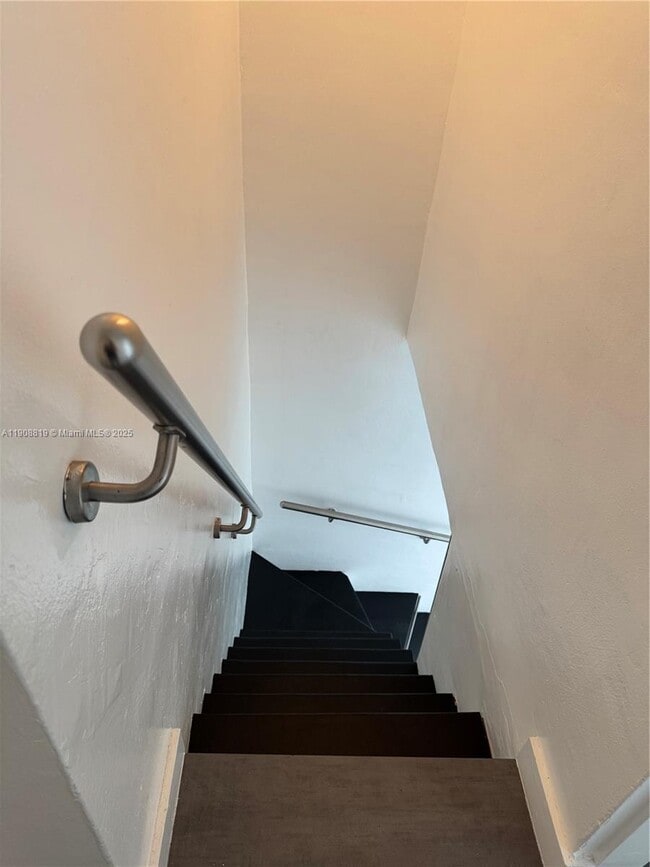 Building Photo - 3011 SW 1st Ave