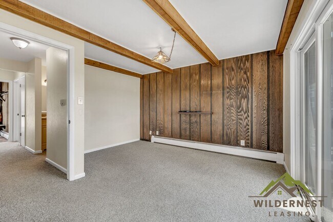 Building Photo - Yacht Club Condo - LAKE VIEWS-Great 3 Bedroom/2 Bath Unit w/Lake Access