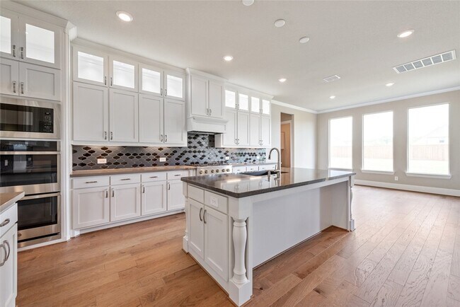 Building Photo - 813 Gallant Fox Trail