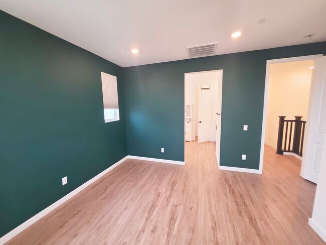 Building Photo - 27589 Sanctuary Ct