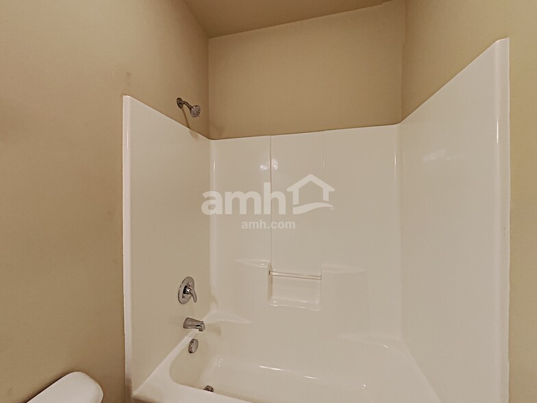 Building Photo - 2091 Lequire Ln
