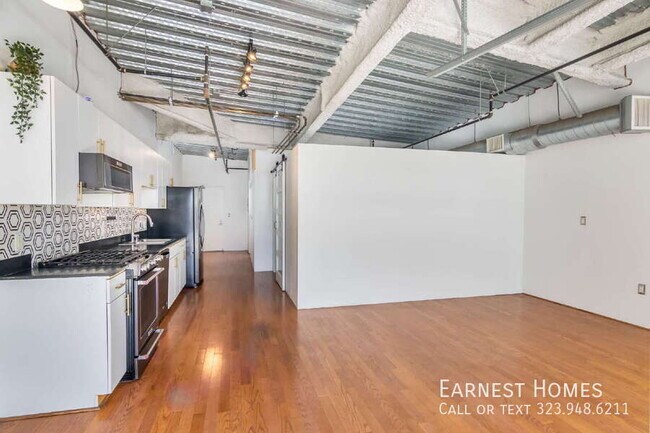 Building Photo - 200 N San Fernando Rd