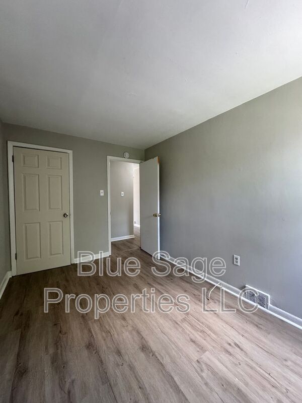 Building Photo - 212 N Wycombe Ave