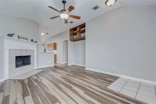 Building Photo - 18455 Sunrise Pines Dr