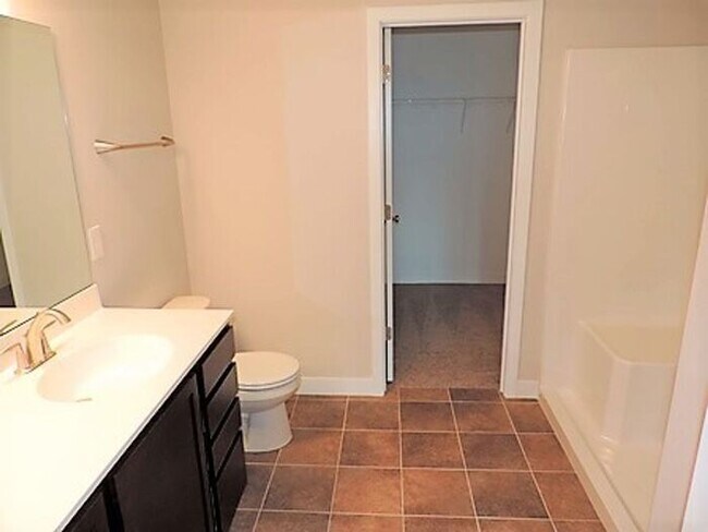 Building Photo - $2,000 | 3 Bedroom, 3 Bathroom Townhome | Pet Friendly | Available for August 1st, 2026 Move In!