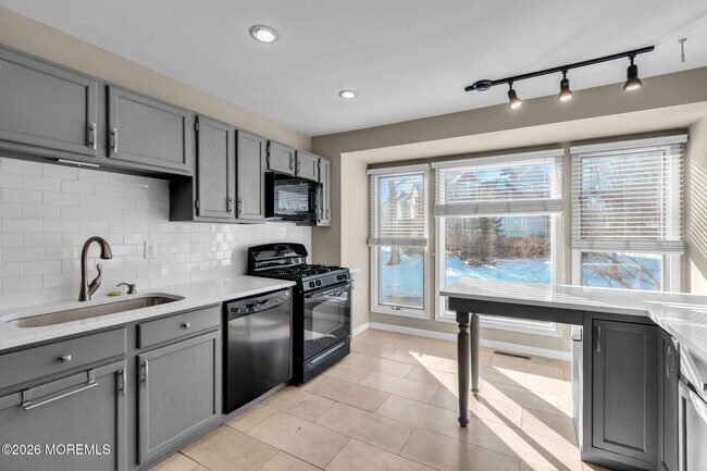 Building Photo - 148 Ambassador Dr