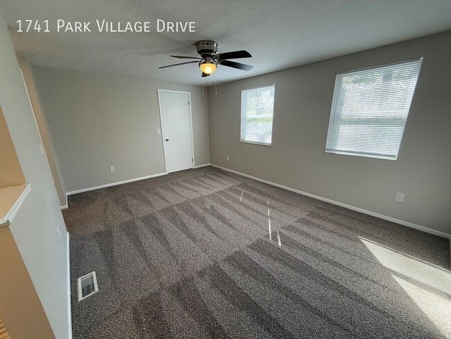 Building Photo - 1741 Park Village Dr