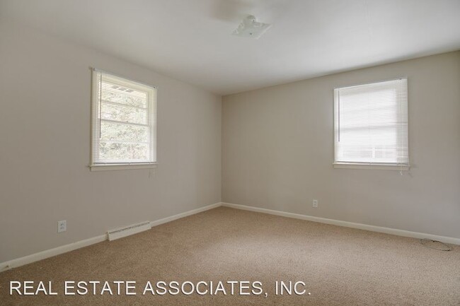 Building Photo - 3 br, 1 bath House - 1122 Fiske Street