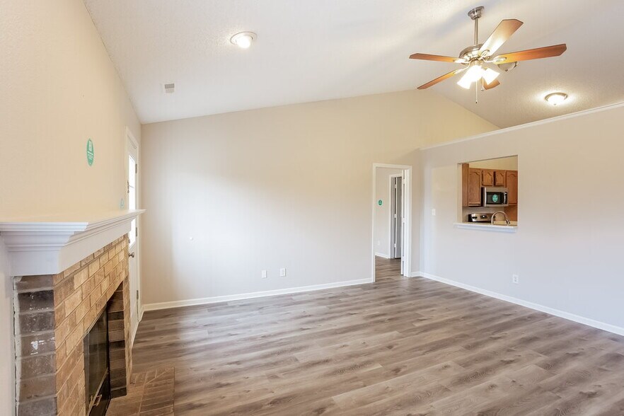 Building Photo - 3355 Blue Ash Ln