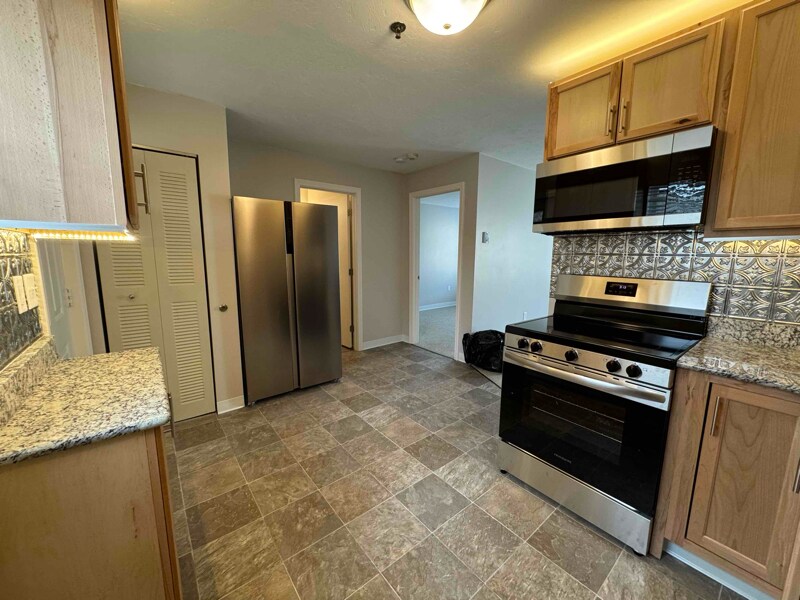 Building Photo - 3 Cook St