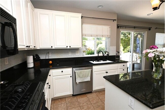 Building Photo - 930 Prism Dr