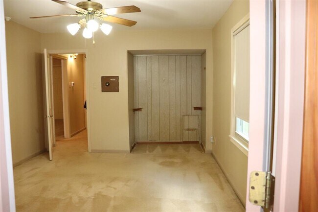 Building Photo - 8421 Baker Dr