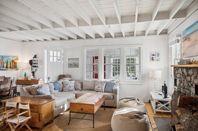 Building Photo - 6 PRIVATE Row