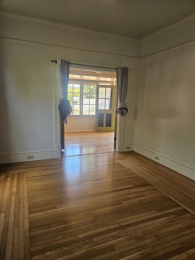 Building Photo - Charming Vintage Home Steps from Downtown Santa Cruz