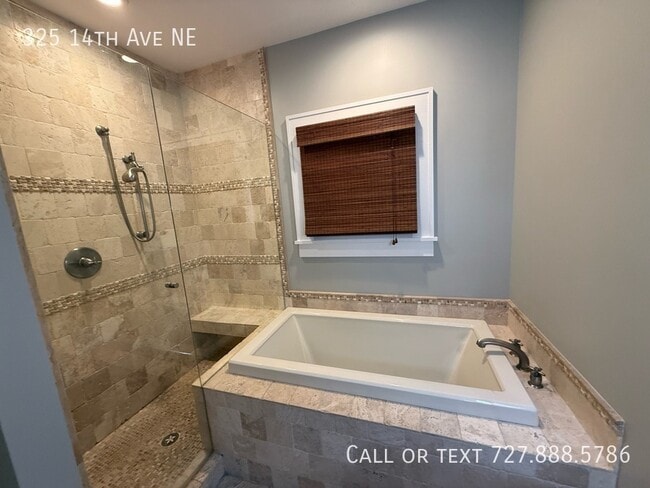 Building Photo - 325 14th Ave NE