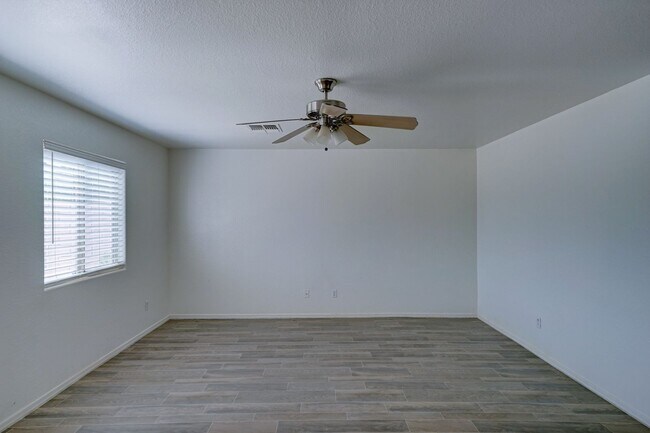 Building Photo - AVAILABLE NOW!!! Oversized Bedrooms in Johnson Ranch