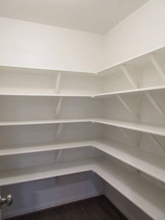 Building Photo - Carneros Ranch 3-bedroom/2-bath Home - Leander ISD