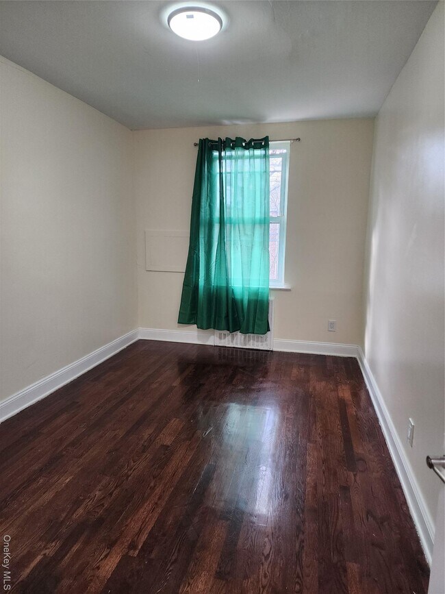 Building Photo - 1348 E 99th St