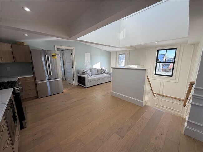 Building Photo - 9-9 Dearborn St