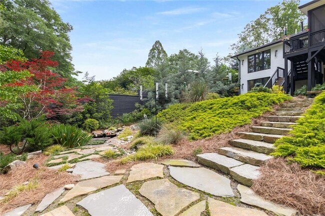 Building Photo - 1258 Mayfair Dr NE