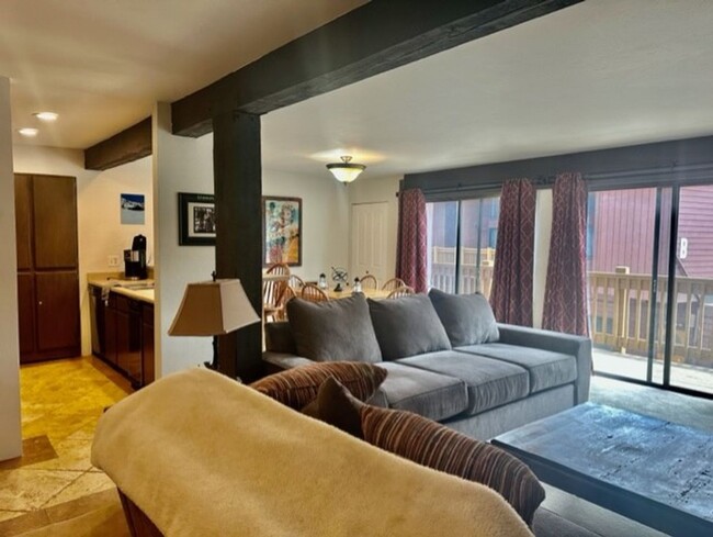 Building Photo - Stunning 2 Bed, 2 Bath Condo at Mammoth Sk...