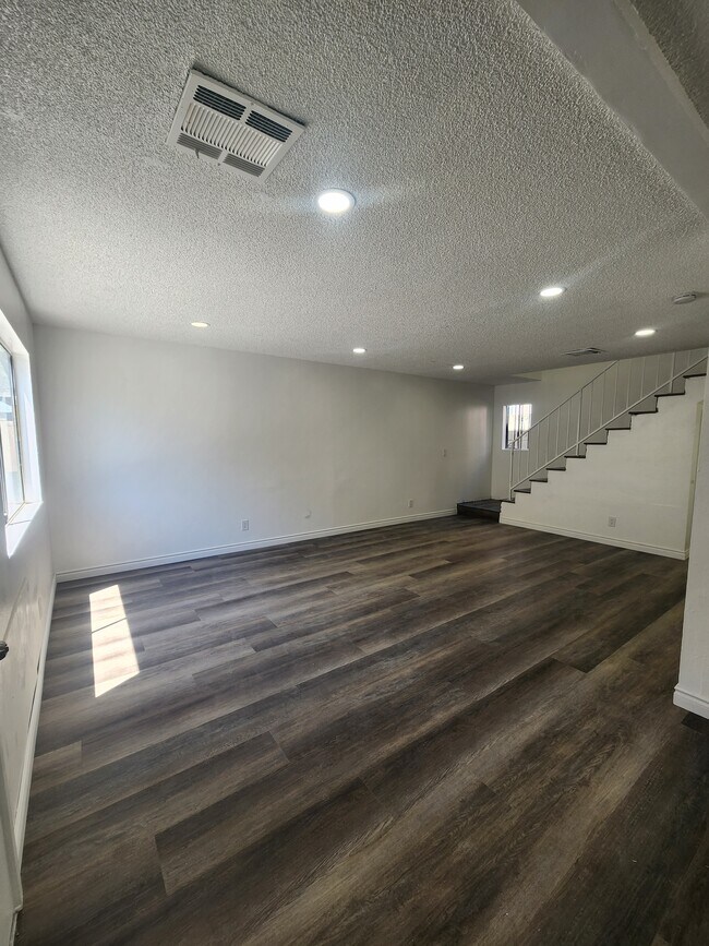 Building Photo - 1451 W 146th St