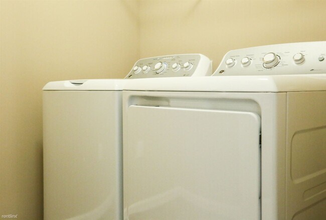 Building Photo - 4 br, 2 bath House - Ravenwood