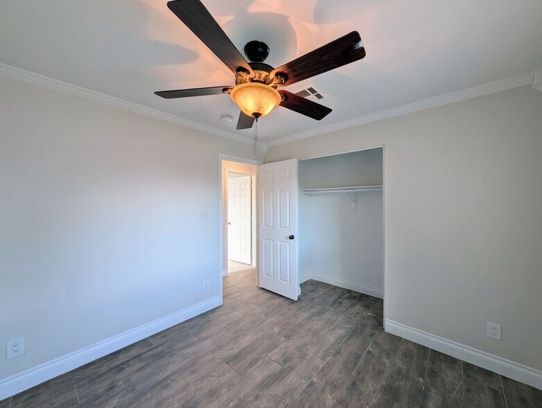 Building Photo - 13208 W Tuckey Ln