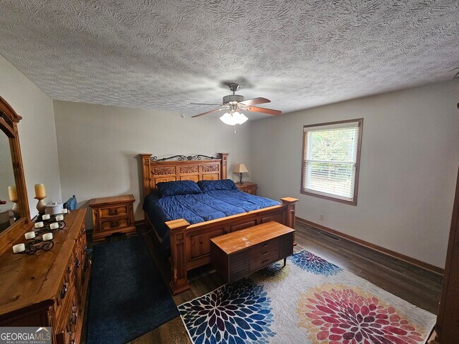 Building Photo - 6090 Strickland Town Rd