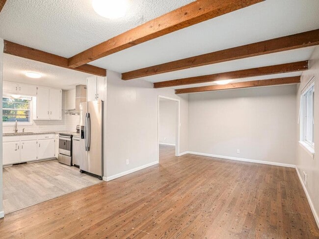 Building Photo - 1008 SW 14th St Terrace