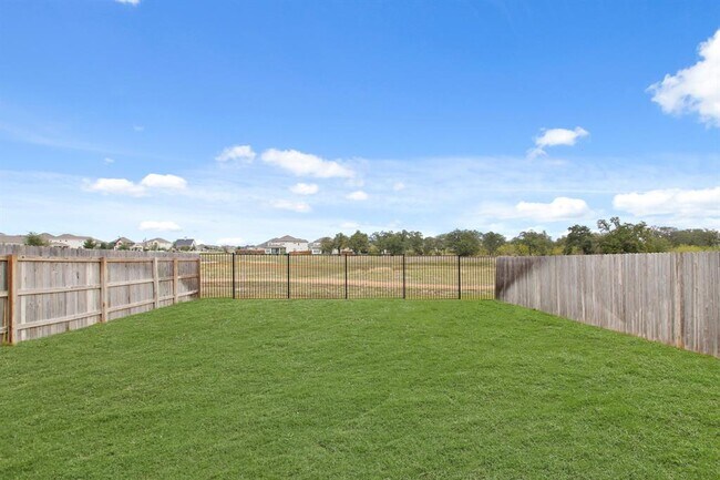 Building Photo - 209 Banyon Dr