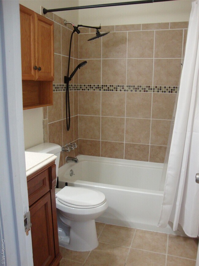 Building Photo - 276 Temple Hill Rd