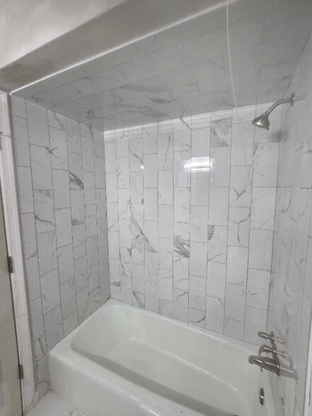 Building Photo - 3840 Windsor Gate Rd