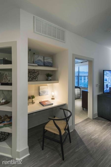 Building Photo - 8250 Meadow Rd