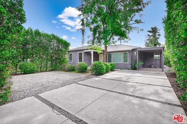 Primary Photo - 23018 Leonora Dr