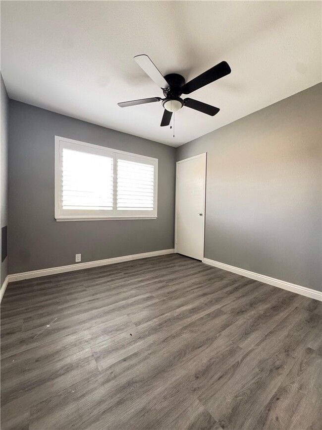 Building Photo - 1339 Parkside Dr