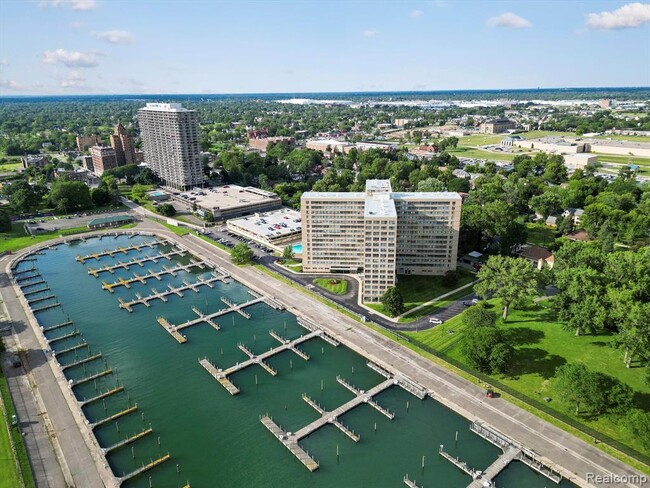 Building Photo - 8900 E Jefferson Ave