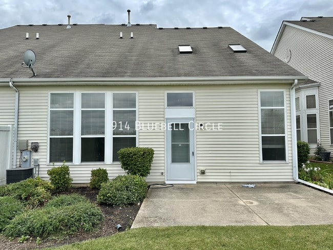 Building Photo - 914 Bluebell Cir