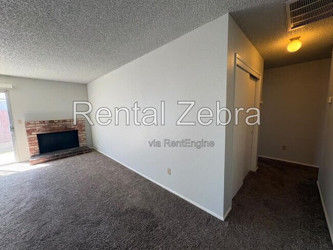 Building Photo - 63 Skylark Ct