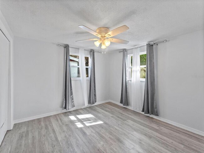 Building Photo - 4848 Picture Ave