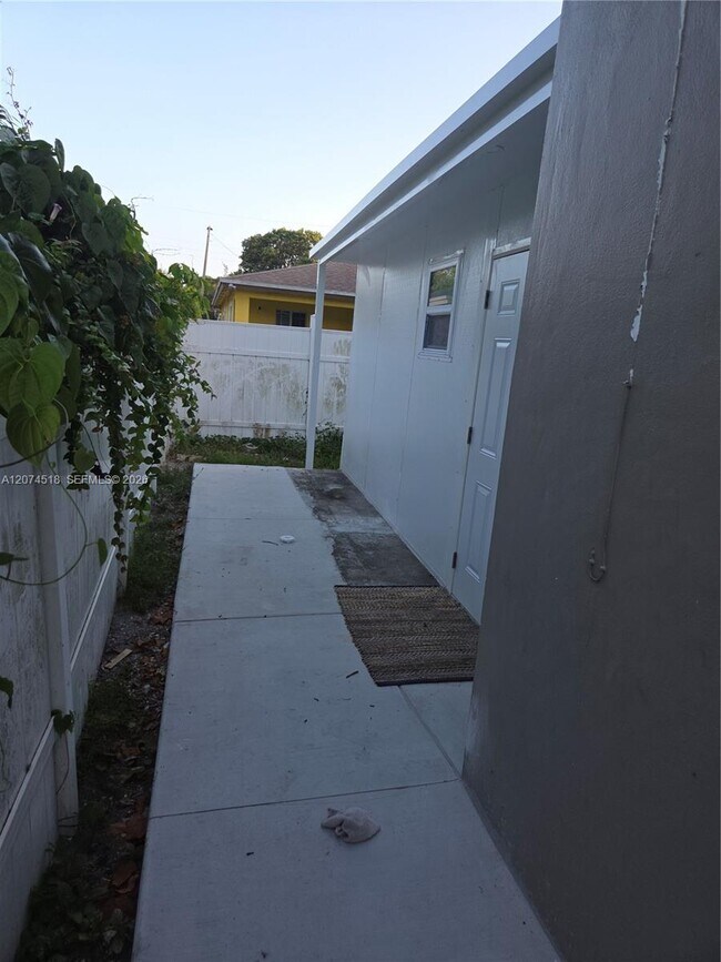 Building Photo - 1760 NW 56th St