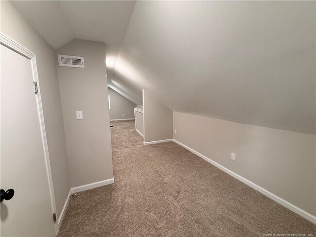 Building Photo - 122 Kensington Cir