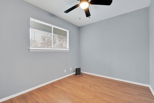Building Photo - Two Story Rental in Castle Hills