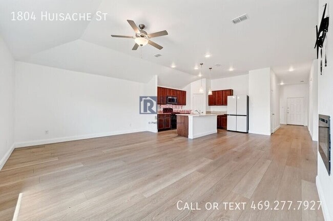 Building Photo - 1804 Huisache St